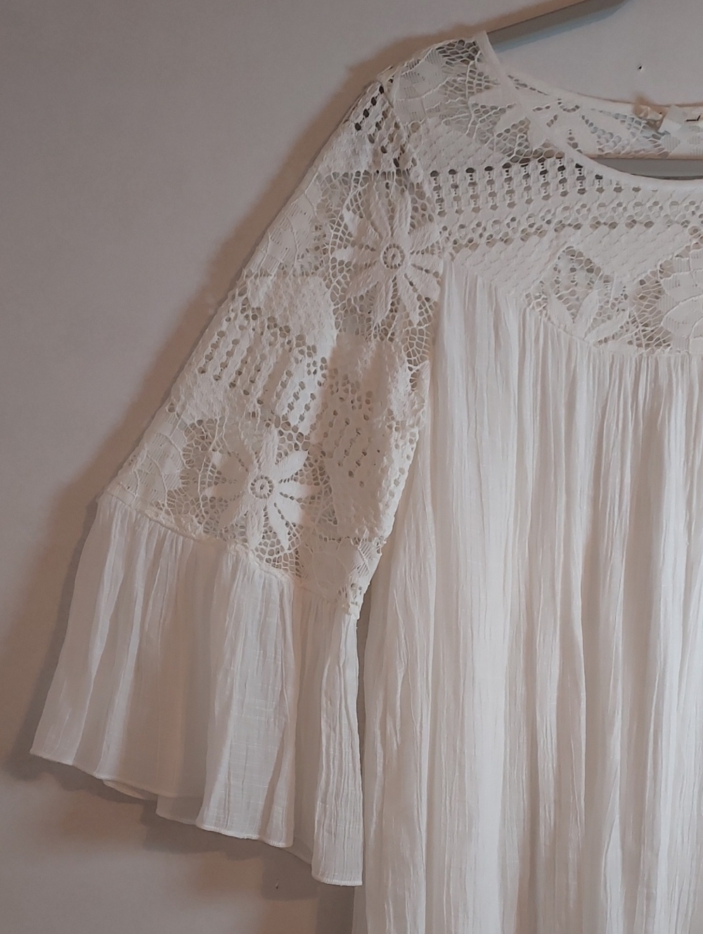 Kings Road Lace Dress  ( Size Med.) - Picture 7 of 11